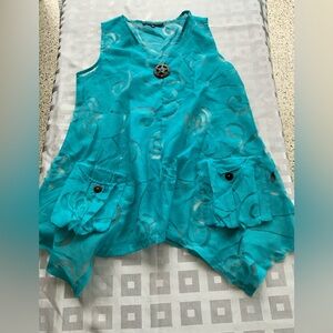 NWOT Mirror Image Turquoise Sleeveless Tunic with Button Details